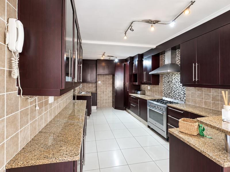 To Let 4 Bedroom Property for Rent in Southernwood Eastern Cape